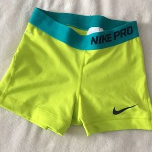 NWOT Nike Pro’s!